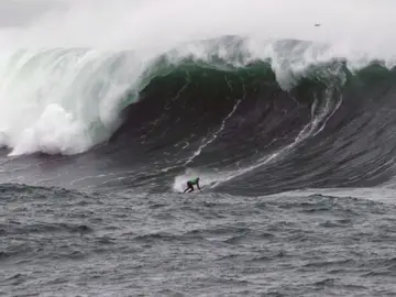 Ribadeo presume de olas gigantes en la III edición del del Illa Pancha Challenge