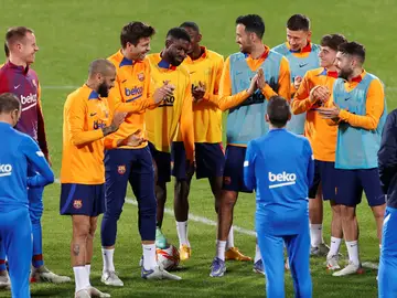 Los jugadores del Barcelona en el estadio Príncipe Faisal de Riad, capital de Arabia Saudí Los jugadores del Barcelona en el estadio Príncipe Faisal de Riad, capital de Arabia Saudí