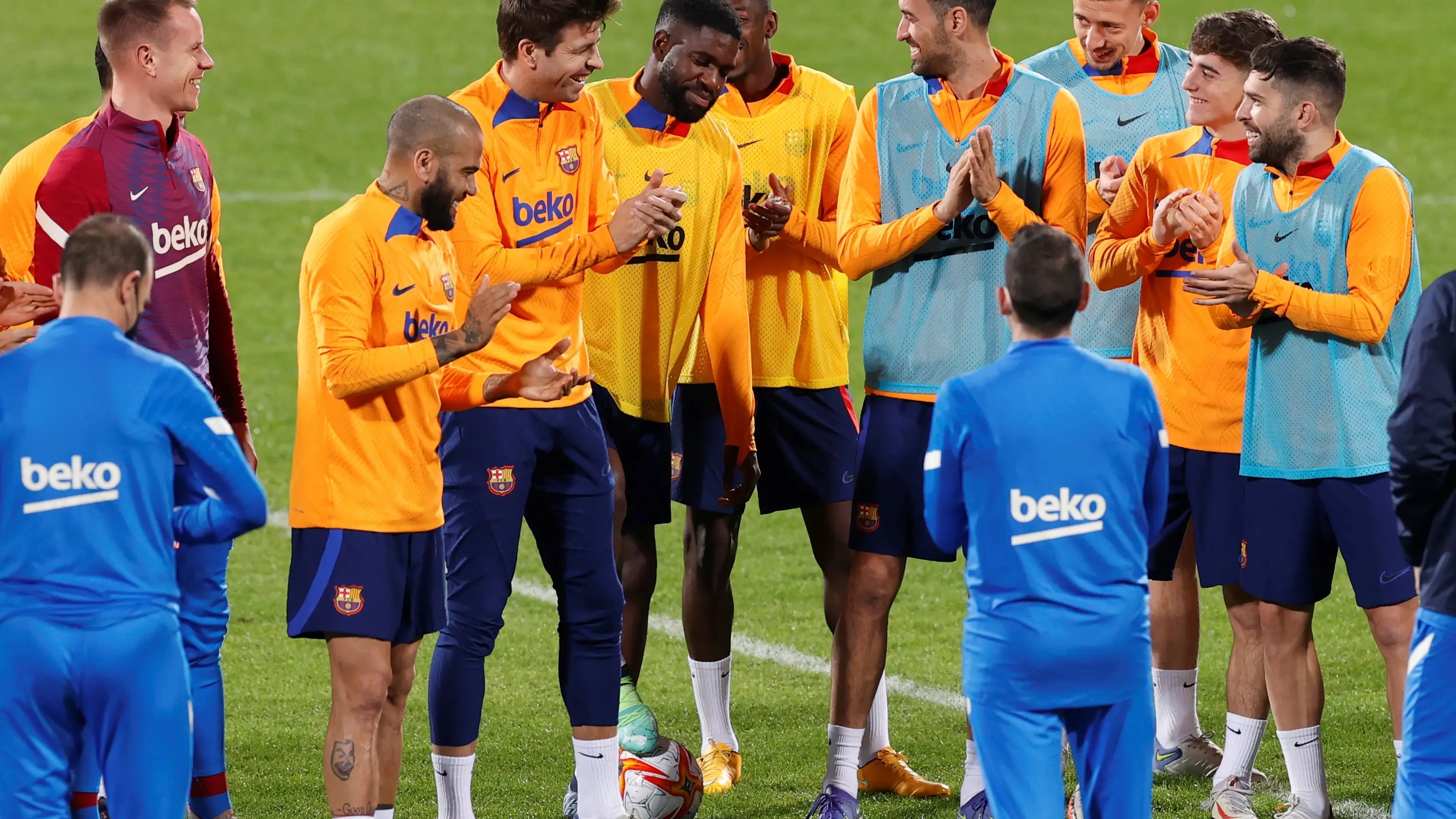 Los jugadores del Barcelona en el estadio Príncipe Faisal de Riad, capital de Arabia Saudí Los jugadores del Barcelona en el estadio Príncipe Faisal de Riad, capital de Arabia Saudí