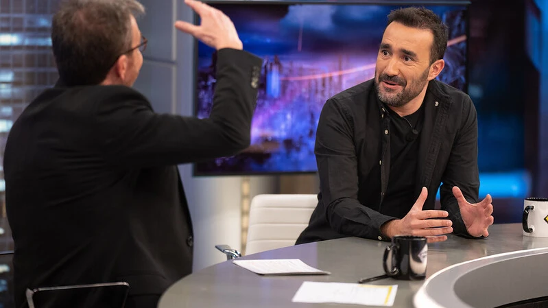 ¿Dónde hay más cuchillos: en la cocina o en periodismo deportivo? Juanma Castaño da la respuesta en 'El Hormiguero 3.0' ¿Dónde hay más cuchillos: en la cocina o en periodismo deportivo? Juanma Castaño da la respuesta en 'El Hormiguero 3.0'
