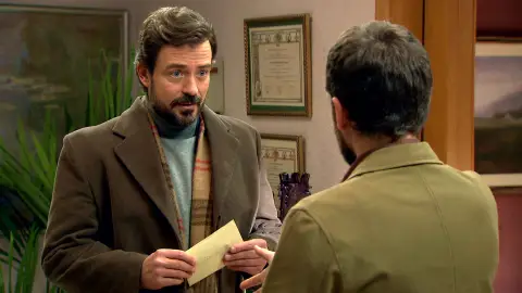 Medina intercepta una carta que podría cambiar la vida amorosa de Sonia Medina intercepta una carta que podría cambiar la vida amorosa de Sonia