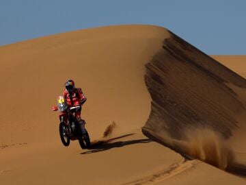Sam Sunderland, en acción durante la etapa 11 del Dakar 2022