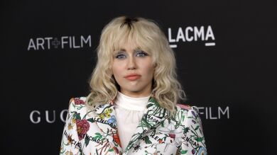 Miley Cyrus tiene nuevo novio 10 meses después de su ruptura con Cody Simpson