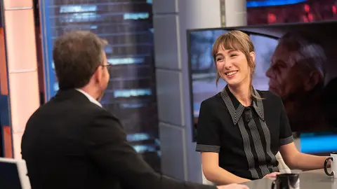 Un 'accidente' de coche y un despiste: la divertida anécdota de Almudena Amor en el rodaje de 'La abuela' Un 'accidente' de coche y un despiste: la divertida anécdota de Almudena Amor en el rodaje de 'La abuela'