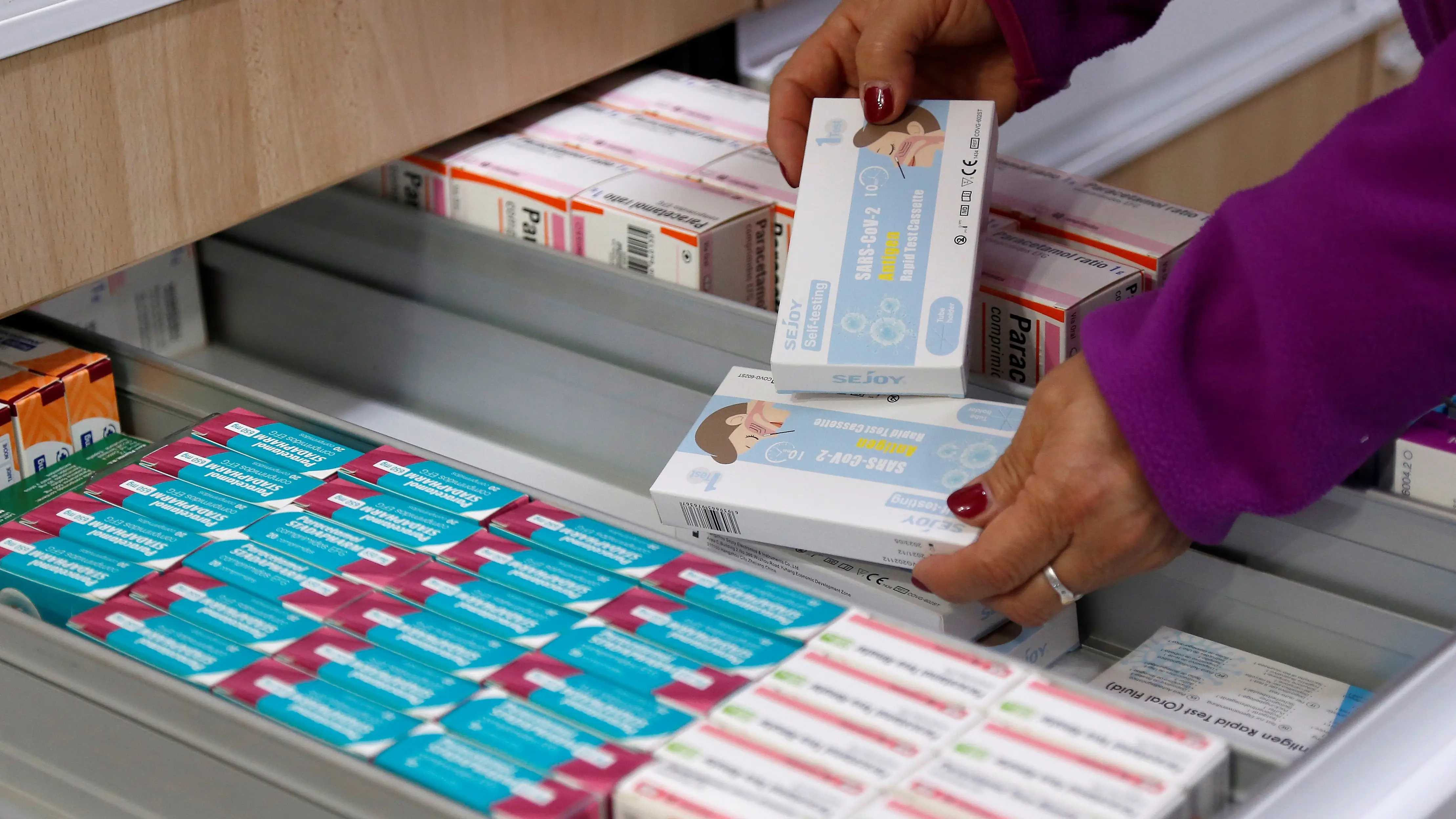 Desde hoy los test de antígenos en España tienen un precio máximo de 2 euros con 94 céntimos Desde hoy los test de antígenos en España tienen un precio máximo de 2 euros con 94 céntimos