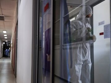 Los factores que más incrementan el riesgo de muerte por coronavirus entre los ingresados en UCI