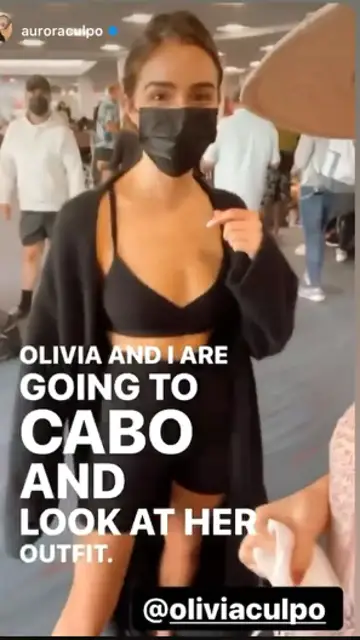 Olivia Culpo intentando embarcar Olivia Culpo intentando embarcar