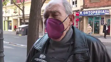 Carlos recoge firmas para que vuelva la atención personalizada y evitar problemas digitales Carlos recoge firmas para que vuelva la atención personalizada y evitar problemas digitales