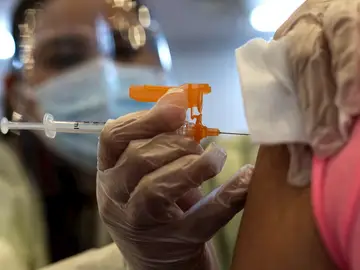 Moderna espera tener para 2023 una vacuna conjunta contra la gripe y el coronavirus