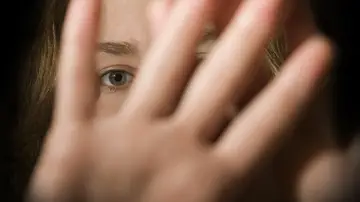 Una niña de 13 años llama al 112 para denunciar que sus hermanos abusan sexualmente de ella Una niña de 13 años llama al 112 para denunciar que sus hermanos abusan sexualmente de ella
