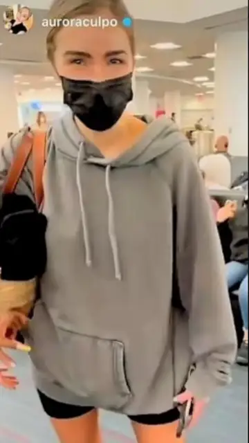 Olivia Culpo con la sudadera de su novio Olivia Culpo con la sudadera de su novio