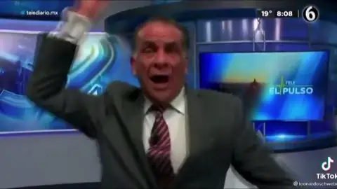 El monumental enfado de un presentador mexicano contra los antivacunas que da la vuelta al mundo: "Son unos imbéciles" El monumental enfado de un presentador mexicano contra los antivacunas que da la vuelta al mundo: "Son unos imbéciles"