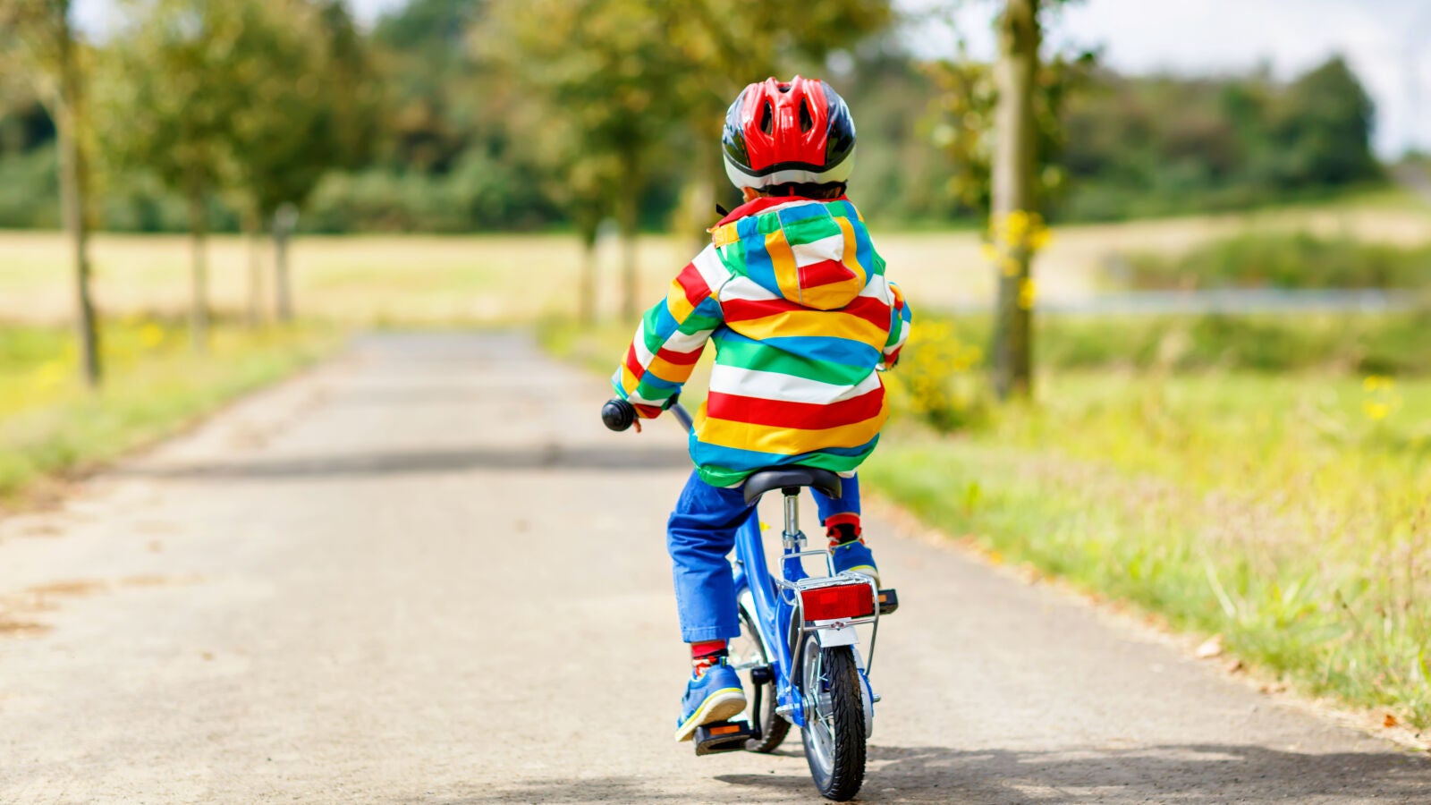 Cómo enseñar a tu peque a montar en bici sin ruedines