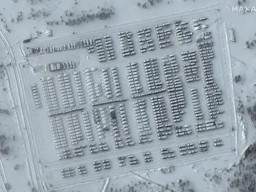 Vista aérea de la base militar de campaña levantada por el ejército ruso en la frontera con Ucrania