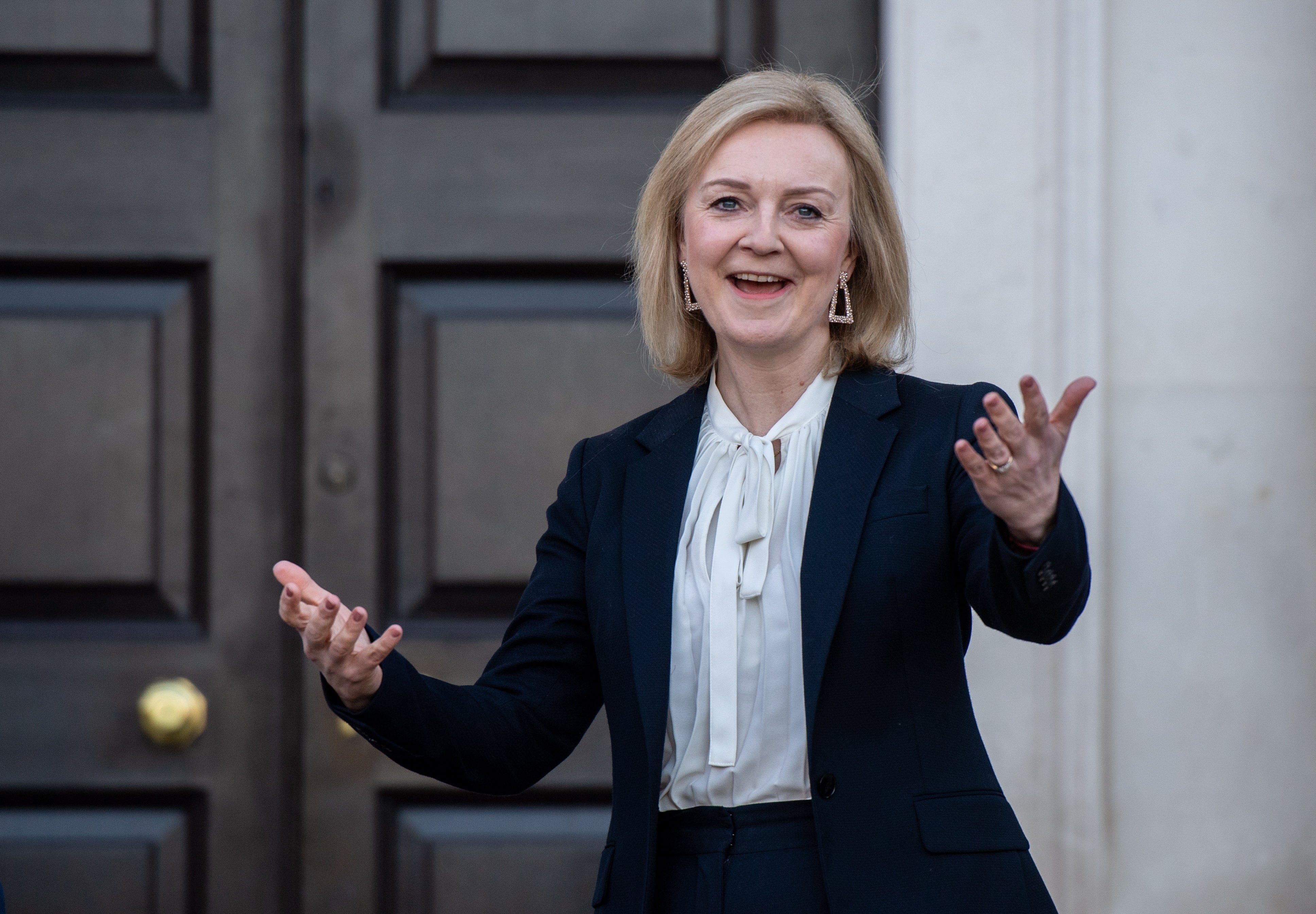 Стать премьер. Liz Truss Boris Johnson. Премьер министр Великобритании женщина. Премьер-министр Великобритании Лиз трасс. Выборы премьер министра Великобритании.