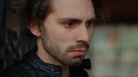 Selçuk, desolado al descubrir la enfermedad de su madre