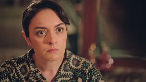 Han, sin escapatoria ante Safiye: “¿Cómo me has podido hacer algo así?” Mejores momentos | Capítulo 55