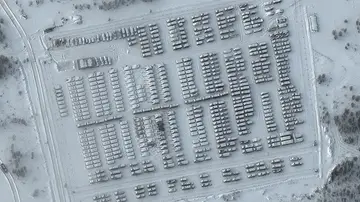 Imagen satélite de un campamento militar levantado por el ejército ruso en la frontera con Ucrania Imagen satélite de un campamento militar levantado por el ejército ruso en la frontera con Ucrania