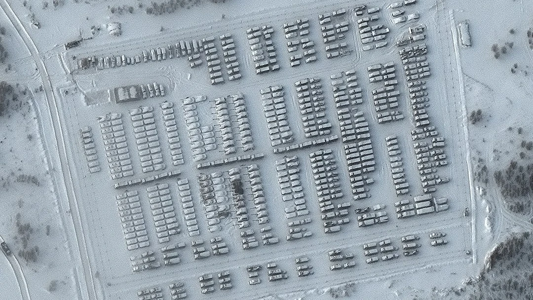 Imagen satélite de un campamento militar levantado por el ejército ruso en la frontera con Ucrania Imagen satélite de un campamento militar levantado por el ejército ruso en la frontera con Ucrania