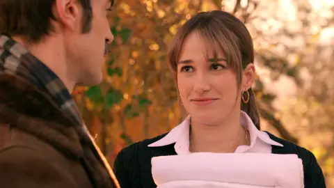 Julieta, a Raúl: “¿Vas a perder la oportunidad de verme en enaguas?” Julieta, a Raúl: “¿Vas a perder la oportunidad de verme en enaguas?”