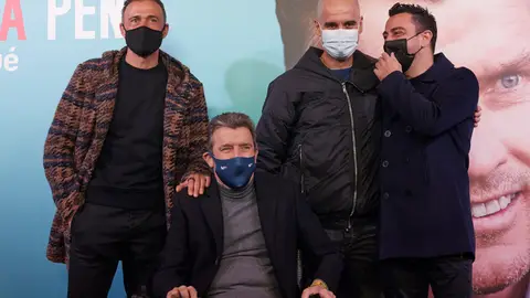 Unzué, arropado por Guardiola, Xavi y Luis Enrique Unzué, arropado por Guardiola, Xavi y Luis Enrique