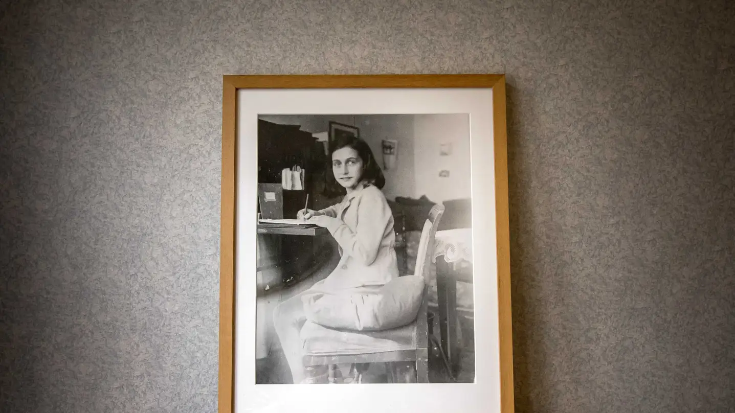 Las incógnitas del caso Ana Frank: investigadores holandeses descartan ahora que un notario judío traicionase a la familia Las incógnitas del caso Ana Frank: investigadores holandeses descartan ahora que un notario judío traicionase a la familia