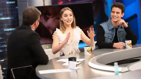 Clara Galle y Julio Peña confiesan cómo ruedan los besos y las escenas de sexo de su nueva película Clara Galle y Julio Peña confiesan cómo ruedan los besos y las escenas de sexo de su nueva película
