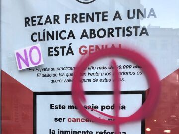 Pontevedra retira de las calles una campaña antiabortista que califican de "asquerosa"