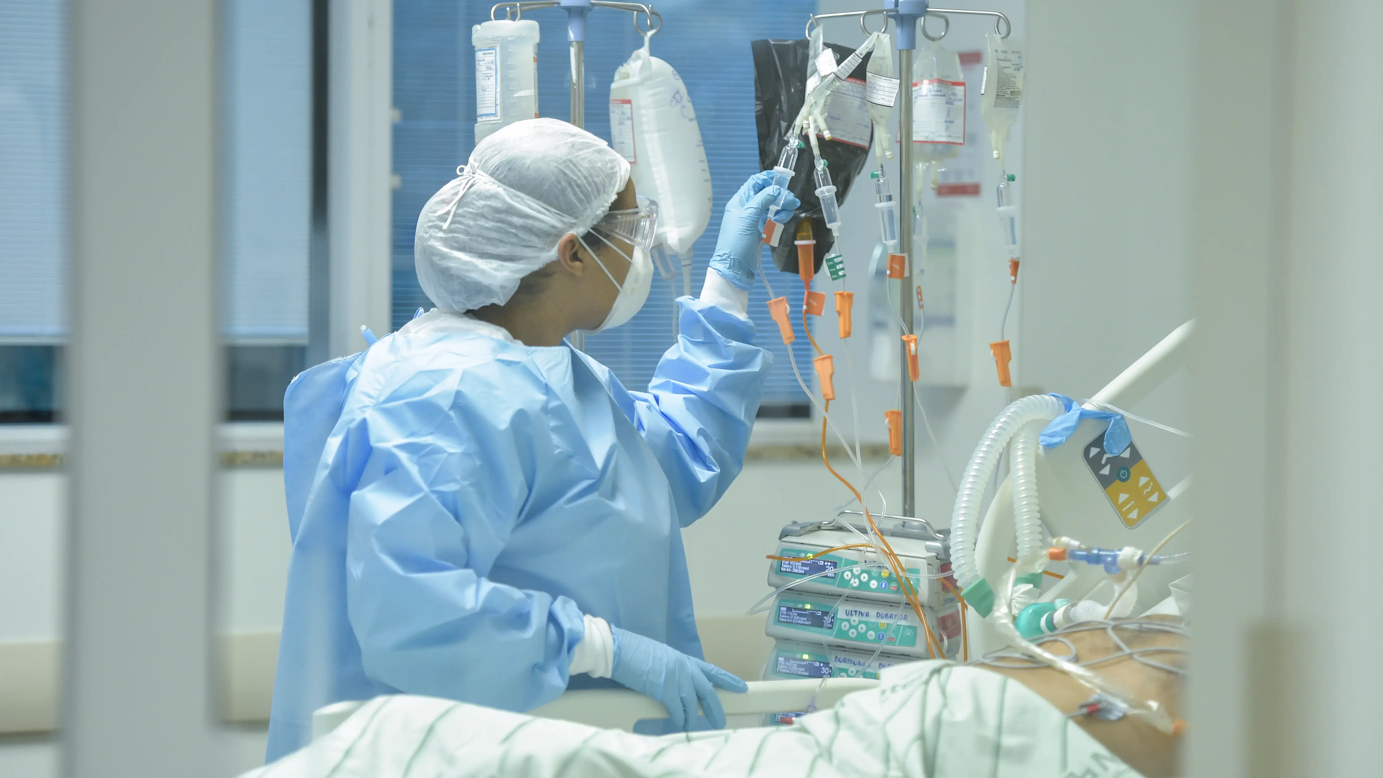 El conmovedor mensaje de un médico que murió por coronavirus: "Me contagié haciendo lo que amo, lo haría de nuevo" El conmovedor mensaje de un médico que murió por coronavirus: "Me contagié haciendo lo que amo, lo haría de nuevo"