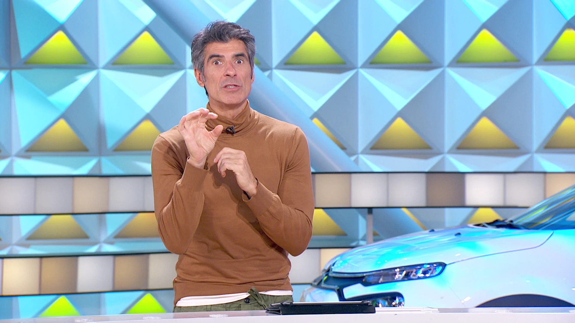 ¿Por qué una flauta hipnotiza a las serpientes, si son sordas? Jorge Fernández confiesa el motivo Mejores momentos | 25 de enero