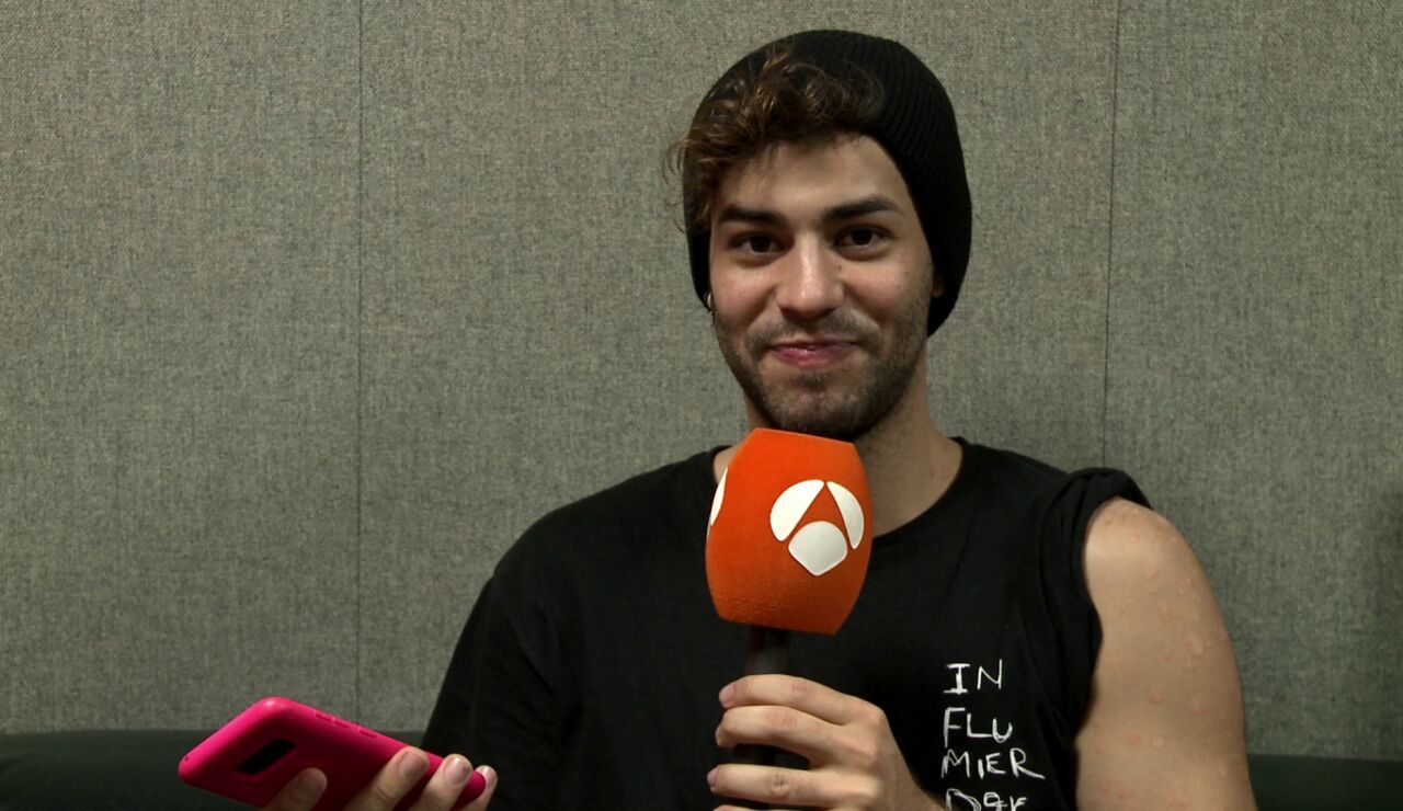 ¿Le tienen manía los espectadores? Agoney reacciona a los mensajes de las redes sociales