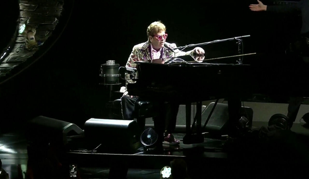 Elton John cancela dos conciertos tras dar positivo en coronavirus