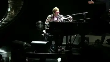 Elton John cancela dos conciertos tras dar positivo en coronavirus