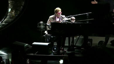 Elton John suspende dos conciertos tras dar positivo en coronavirus