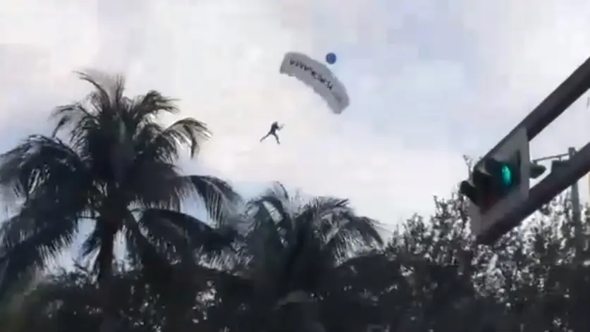 Travis Pastrana, segundos antes de chocar contra el suelo