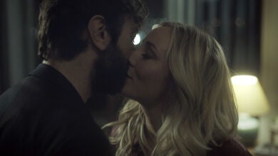 Laura recuerda más detalles de su primera cita con Xavier: ¿Quién besó a quién?