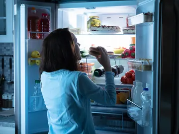 Síndrome de alimentación nocturna, uno de los trastornos alimentarios más desconocidos Síndrome de alimentación nocturna, uno de los trastornos alimentarios más desconocidos