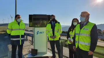 Así es el sistema de balizamiento pionero en Europa que ha instalado la DGT en carreteras