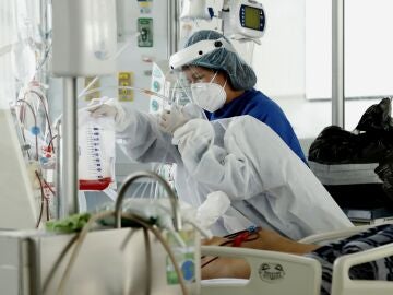 Un sanitario en un hospital