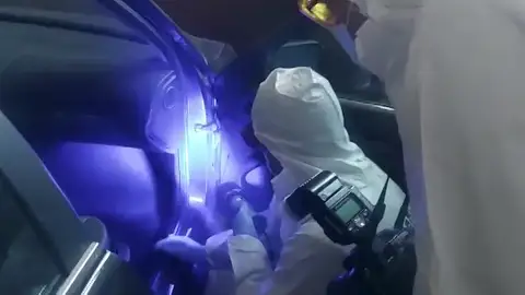 Así ha sido la inspección del coche de Ramón 'el Manitas', el detenido por la desaparición de Esther en Valladolid Así ha sido la inspección del coche de Ramón 'el Manitas', el detenido por la desaparición de Esther en Valladolid