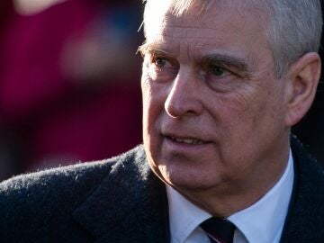 El pr&iacute;ncipe Andr&eacute;s exige un jurado popular para su juicio y niega el abuso sexual a Virginia Giuffre