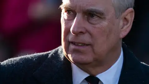 El príncipe Andrés exige un jurado popular para su juicio y niega el abuso sexual a Virginia Giuffre El príncipe Andrés exige un jurado popular para su juicio y niega el abuso sexual a Virginia Giuffre