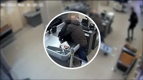 Intento de robo en un supermercado de Mataró, Barcelona Intento de robo en un supermercado de Mataró, Barcelona