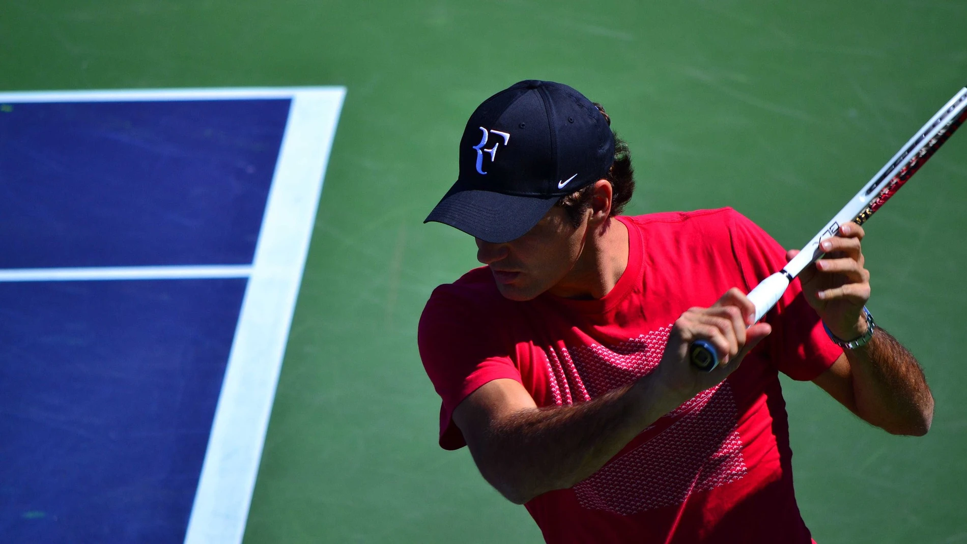 El 2 de febrero de 2004, Roger Federer alcanza el número 1 del ranking ATP por primera vez en su carrera. El 2 de febrero de 2004, Roger Federer alcanza el número 1 del ranking ATP por primera vez en su carrera.