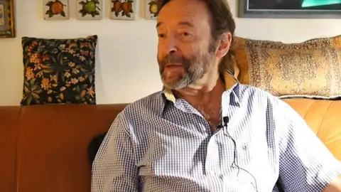 Muere el fotógrafo René Robert congelado tras una caída en las calles de París Muere el fotógrafo René Robert congelado tras una caída en las calles de París