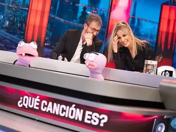 Edurne se lanza al reto definitivo: adivinar canciones cantadas en inglés por Juan de 'Los Chunguitos' Edurne se lanza al reto definitivo: adivinar canciones cantadas en inglés por Juan de 'Los Chunguitos'