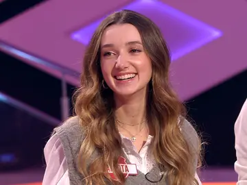 La broma de Juanra Bonet que pone a prueba la timidez de una concursante en ‘¡Boom!’ La broma de Juanra Bonet que pone a prueba la timidez de una concursante en ‘¡Boom!’