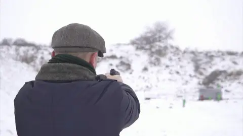 Ucrania entrena a civiles ante el peligro de un ataque inminente por parte de Rusia Ucrania entrena a civiles ante el peligro de un ataque inminente por parte de Rusia