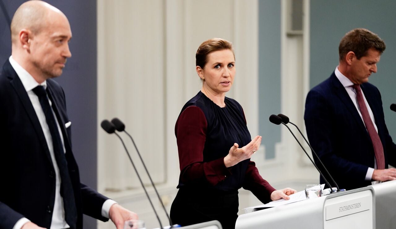 La primera ministra de Dinamarca, Mette Frederiksen, en rueda de prensa