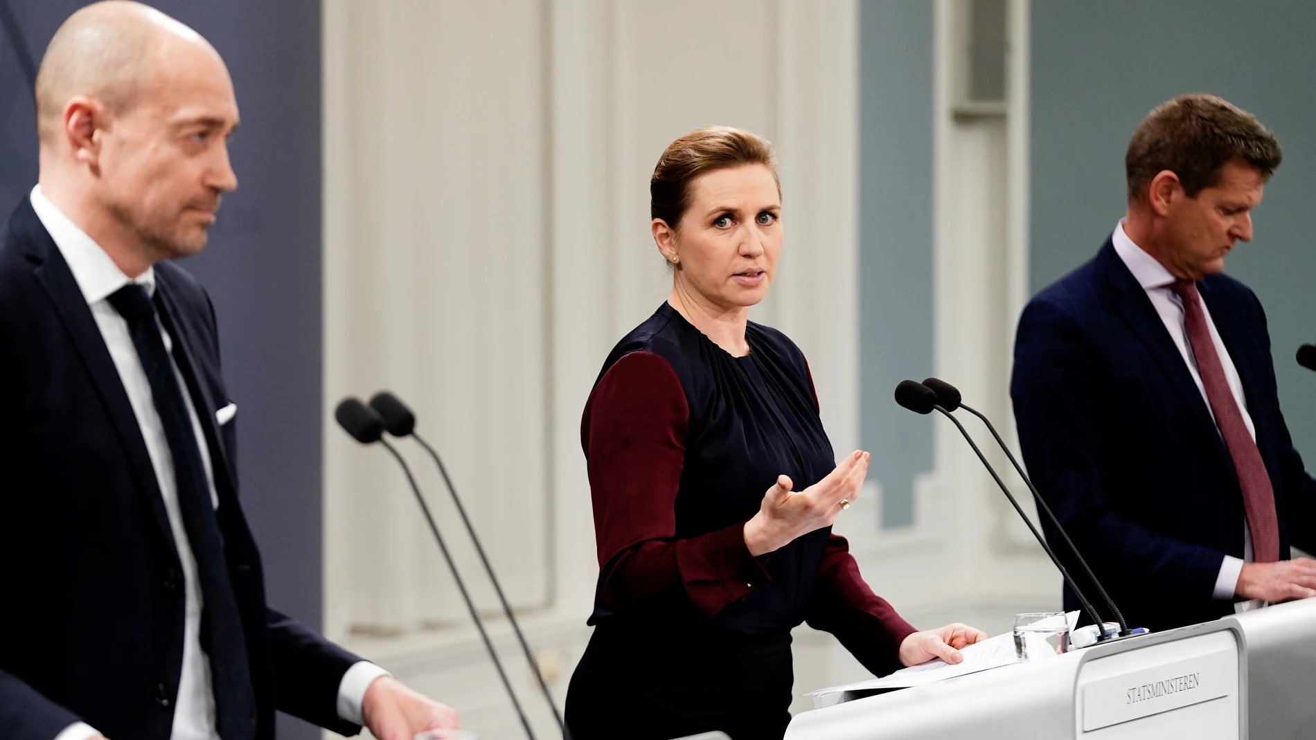 La primera ministra de Dinamarca, Mette Frederiksen, en rueda de prensa